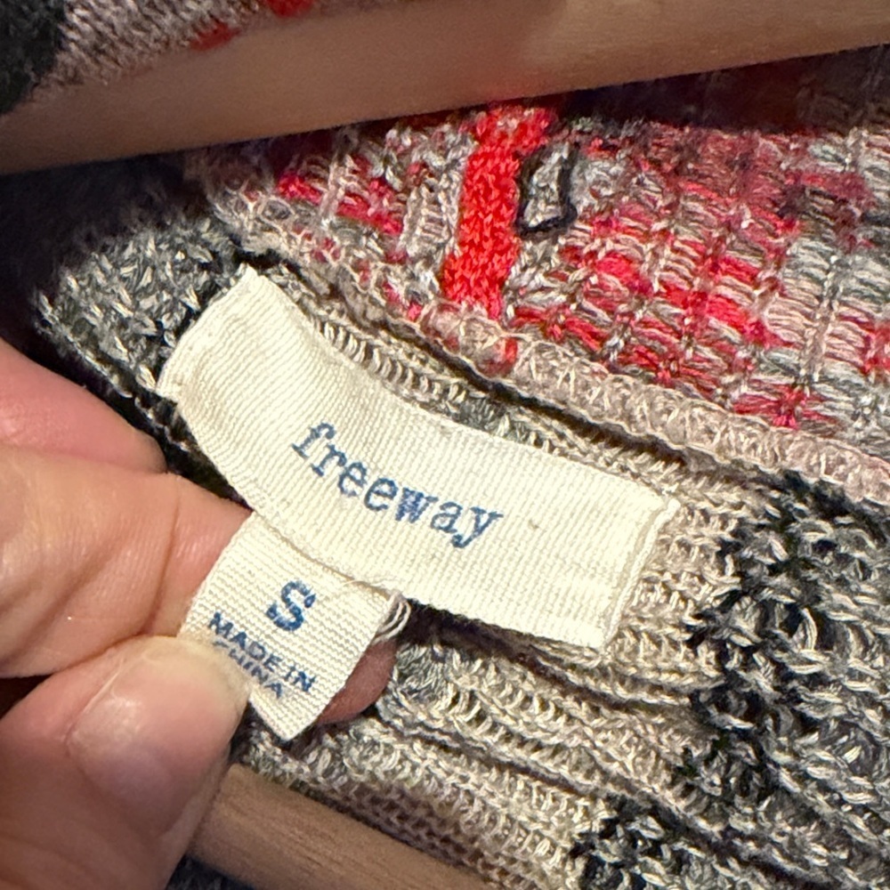 Freeway Tan and Red Patterned Cardigan - Picture 2 of 11